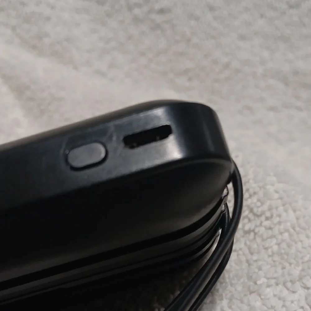 Power Bank Cell Phone Charger For IPHONE. Multi-Connector Charging Cables